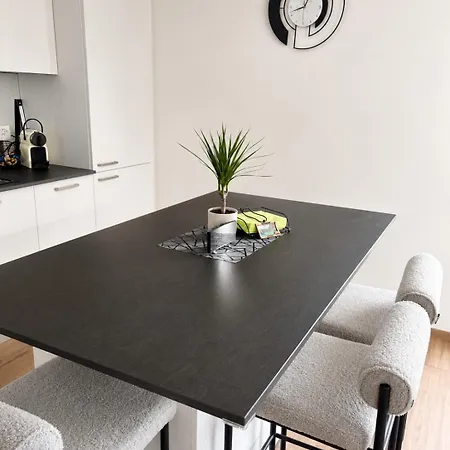 Le Belvederde 2,5 Moderne Equipe 아파트